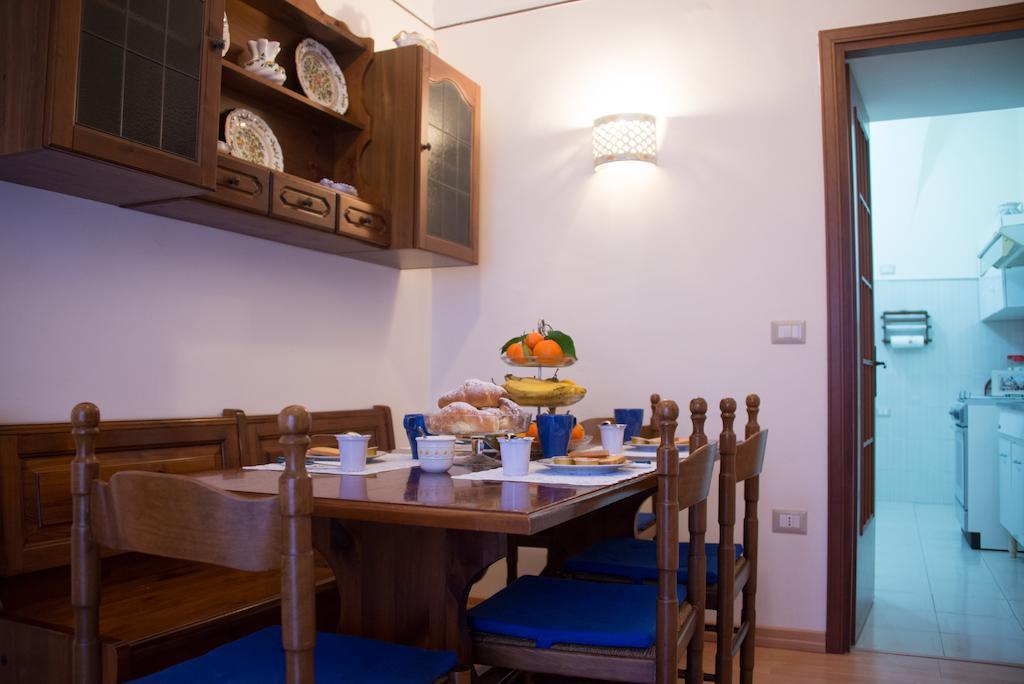 Apartament Il Giglio Rosso Neapol Pokój zdjęcie