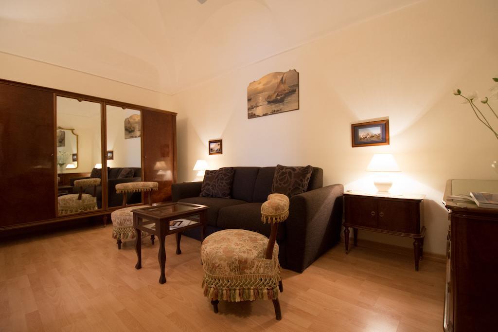 Apartament Il Giglio Rosso Neapol Pokój zdjęcie