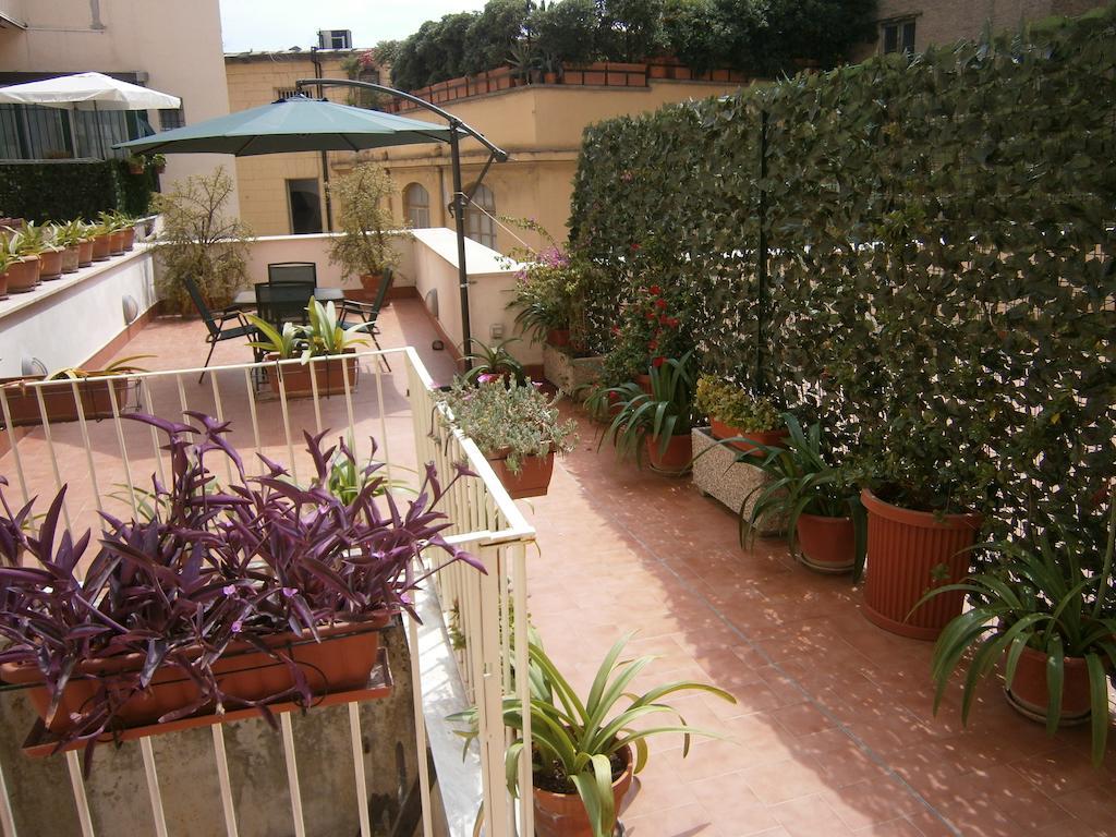Apartament Il Giglio Rosso Neapol Pokój zdjęcie